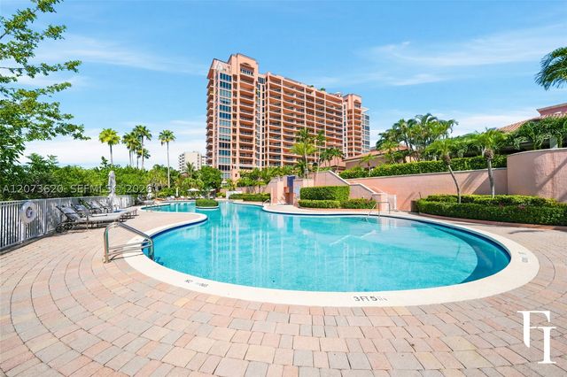 60 Edgewater Dr East, Coral Gables, FL 33133