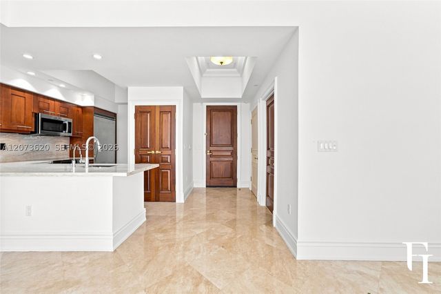 60 Edgewater Dr East, Coral Gables, FL 33133