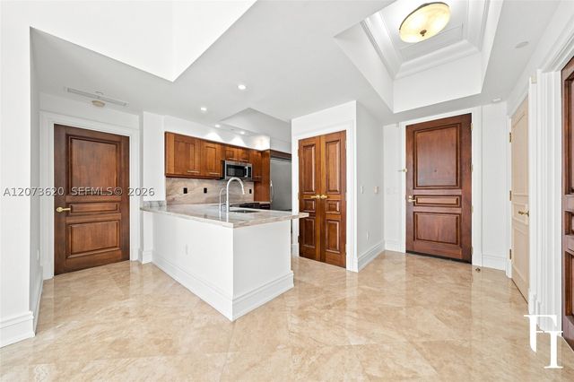 60 Edgewater Dr East, Coral Gables, FL 33133