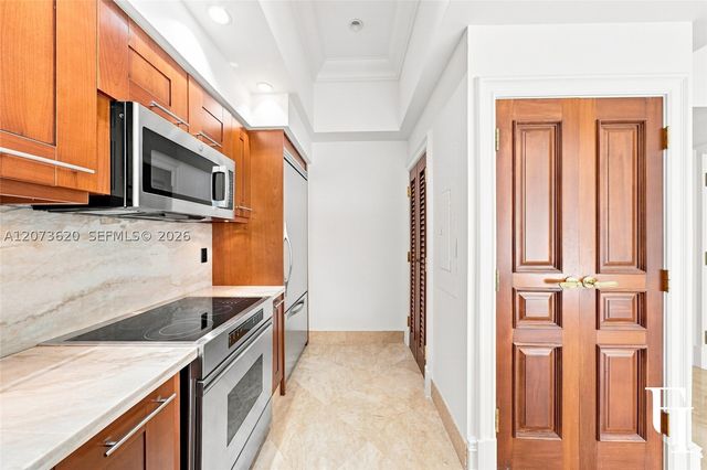 60 Edgewater Dr East, Coral Gables, FL 33133