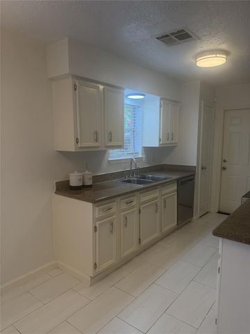 1211 Twining Oaks Lane N, Missouri City, TX 77489