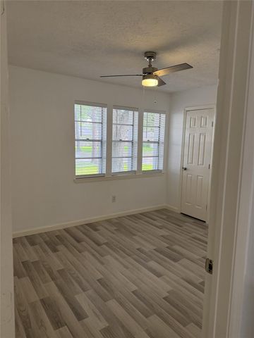 1211 Twining Oaks Lane N, Missouri City, TX 77489