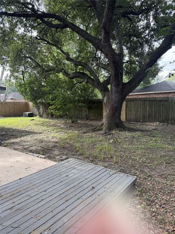 1211 Twining Oaks Lane N, Missouri City, TX 77489
