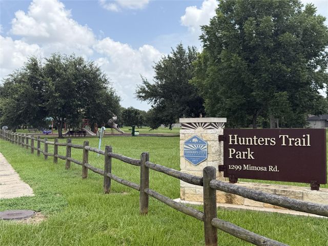 1211 Twining Oaks Lane N, Missouri City, TX 77489