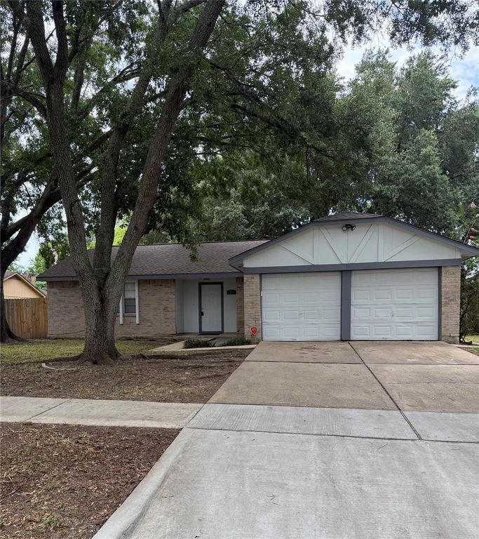 1211 Twining Oaks Lane N, Missouri City, TX 77489