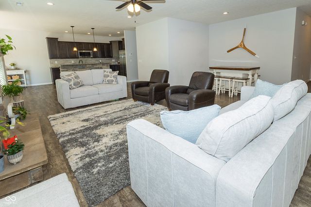9239 Thames Drive, Avon, IN 46123