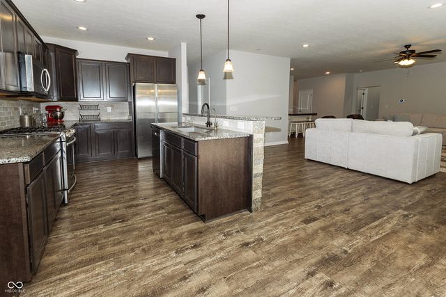 9239 Thames Drive, Avon, IN 46123