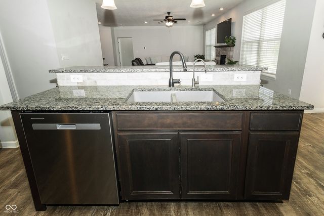 9239 Thames Drive, Avon, IN 46123