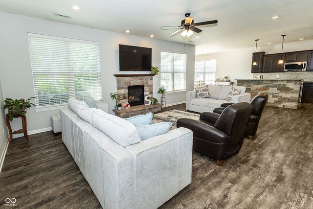 9239 Thames Drive, Avon, IN 46123