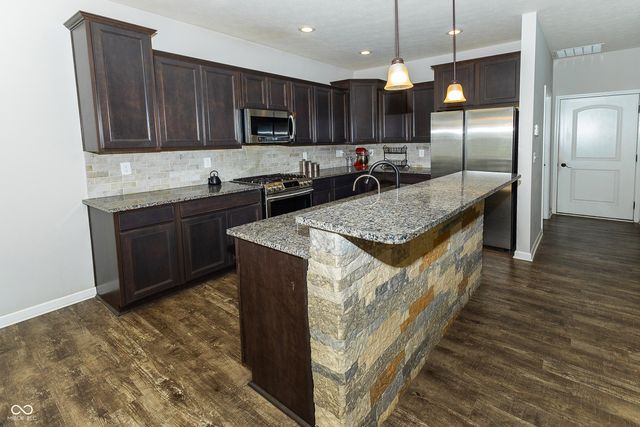 9239 Thames Drive, Avon, IN 46123