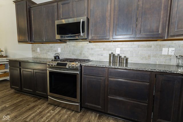9239 Thames Drive, Avon, IN 46123