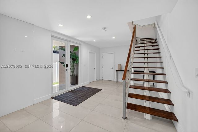 904 NE 15th Ave, Fort Lauderdale, FL 33304