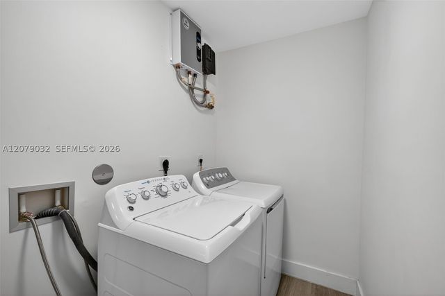904 NE 15th Ave, Fort Lauderdale, FL 33304