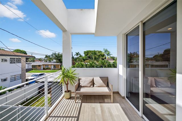 904 NE 15th Ave, Fort Lauderdale, FL 33304