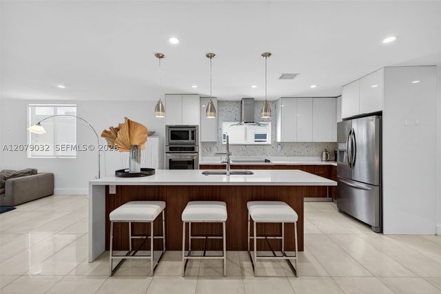 904 NE 15th Ave, Fort Lauderdale, FL 33304