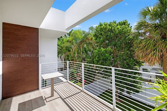 904 NE 15th Ave, Fort Lauderdale, FL 33304