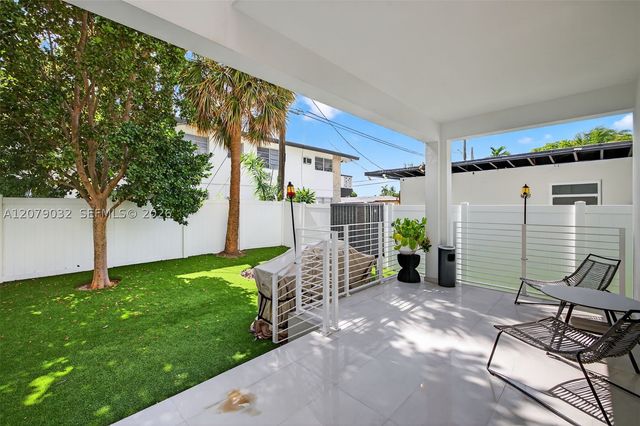 904 NE 15th Ave, Fort Lauderdale, FL 33304