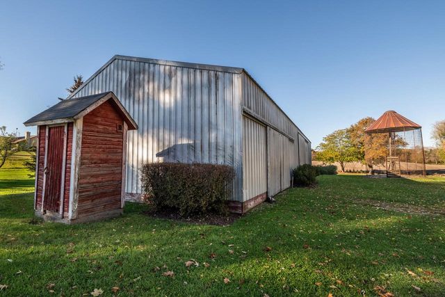 5234 County Highway E, Slinger, WI 53086