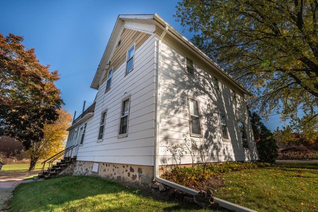 5234 County Highway E, Slinger, WI 53086