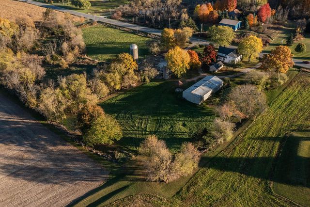 5234 County Highway E, Slinger, WI 53086