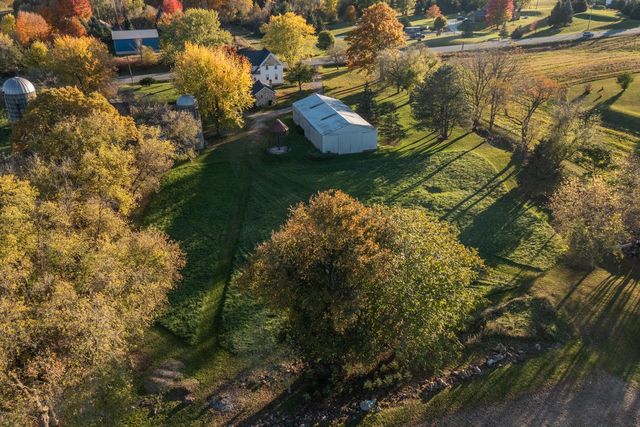 5234 County Highway E, Slinger, WI 53086