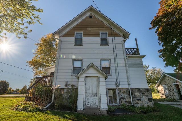 5234 County Highway E, Slinger, WI 53086