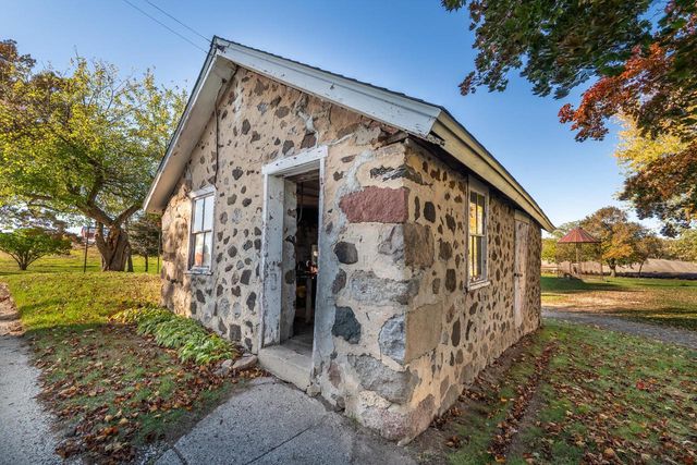 5234 County Highway E, Slinger, WI 53086