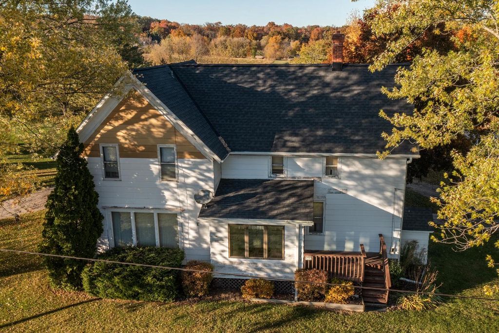 5234 County Highway E, Slinger, WI 53086