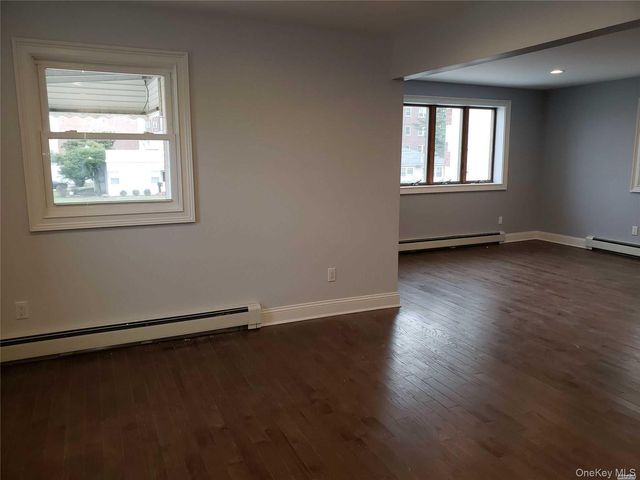 61 Roosevelt Boulevard 2nd Floor, Long Beach, NY 11561