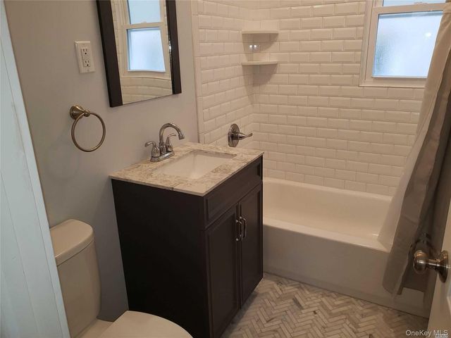 61 Roosevelt Boulevard 2nd Floor, Long Beach, NY 11561