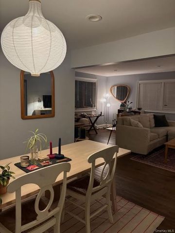 61 Roosevelt Boulevard 2nd Floor, Long Beach, NY 11561