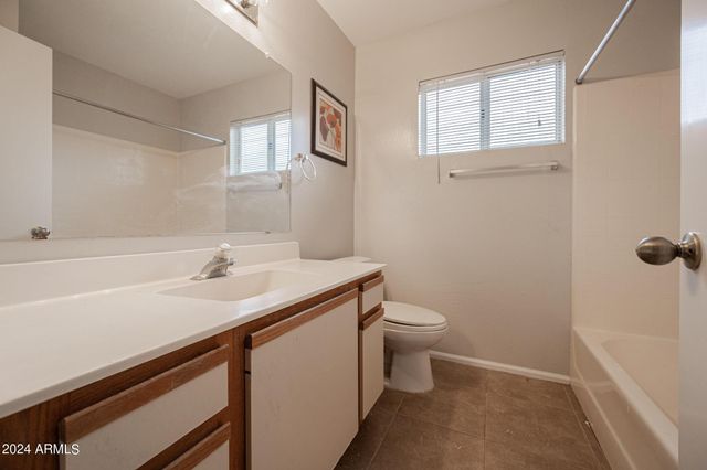 7590 W San Miguel Avenue, Glendale, AZ 85303