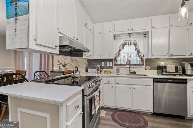999 Chestnut Oak Court, Lawrenceville, GA 30046