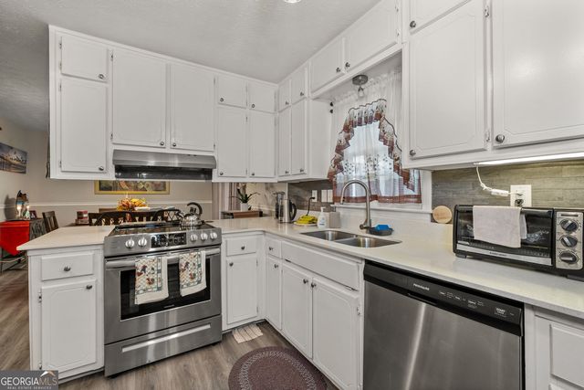 999 Chestnut Oak Court, Lawrenceville, GA 30046