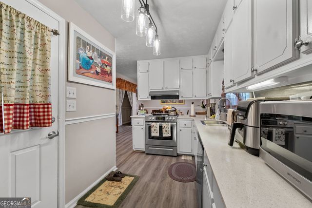 999 Chestnut Oak Court, Lawrenceville, GA 30046