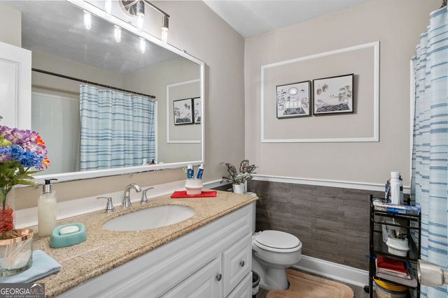 999 Chestnut Oak Court, Lawrenceville, GA 30046