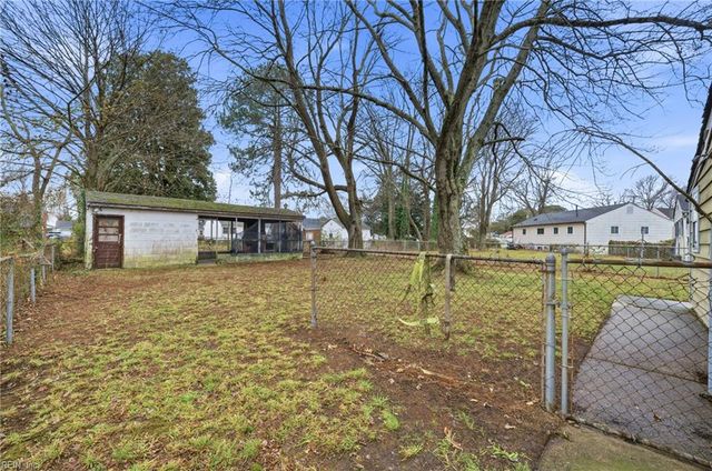 733 Burgess AVE, Hampton, VA 23664