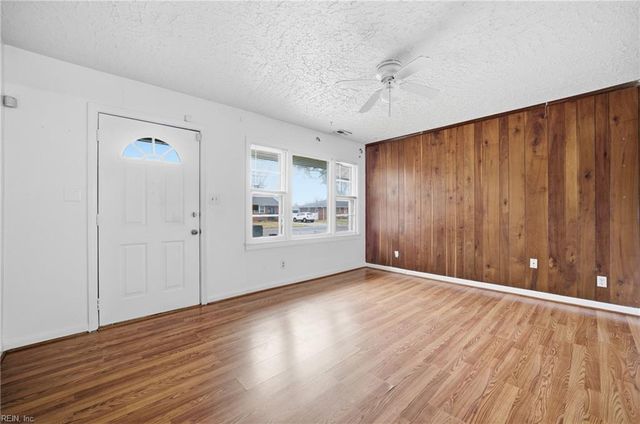 733 Burgess AVE, Hampton, VA 23664