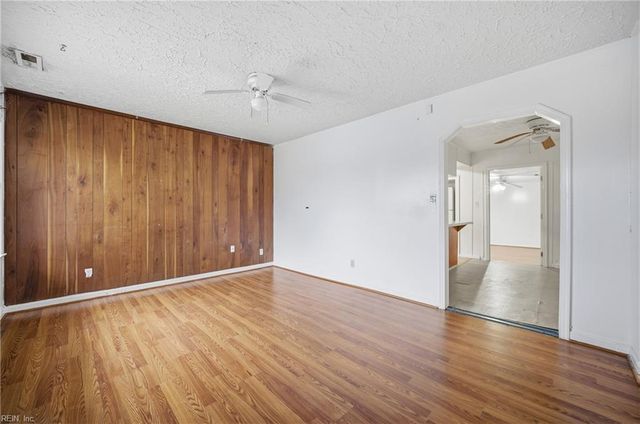 733 Burgess AVE, Hampton, VA 23664