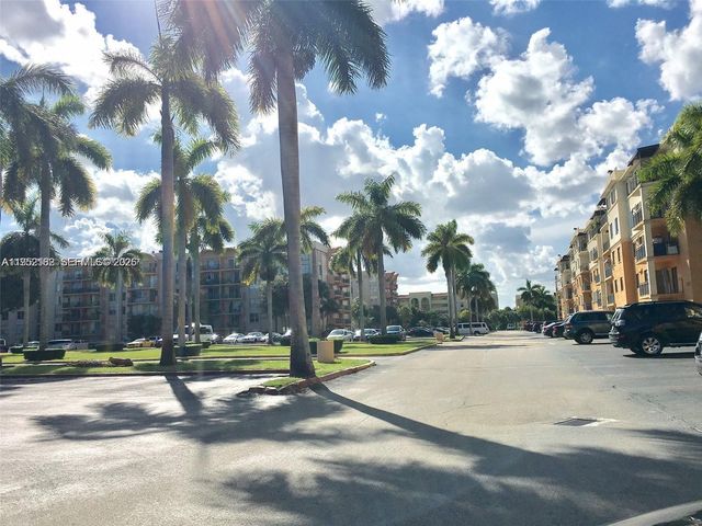 9360 Fontainebleau Blvd 603, Miami, FL 33172