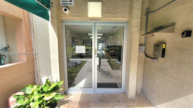 9360 Fontainebleau Blvd 603, Miami, FL 33172