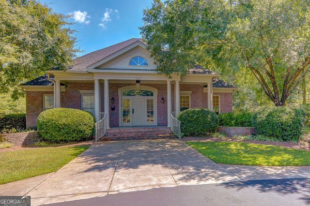 4020 Royal Pennon Court NW, Peachtree Corners, GA 30092