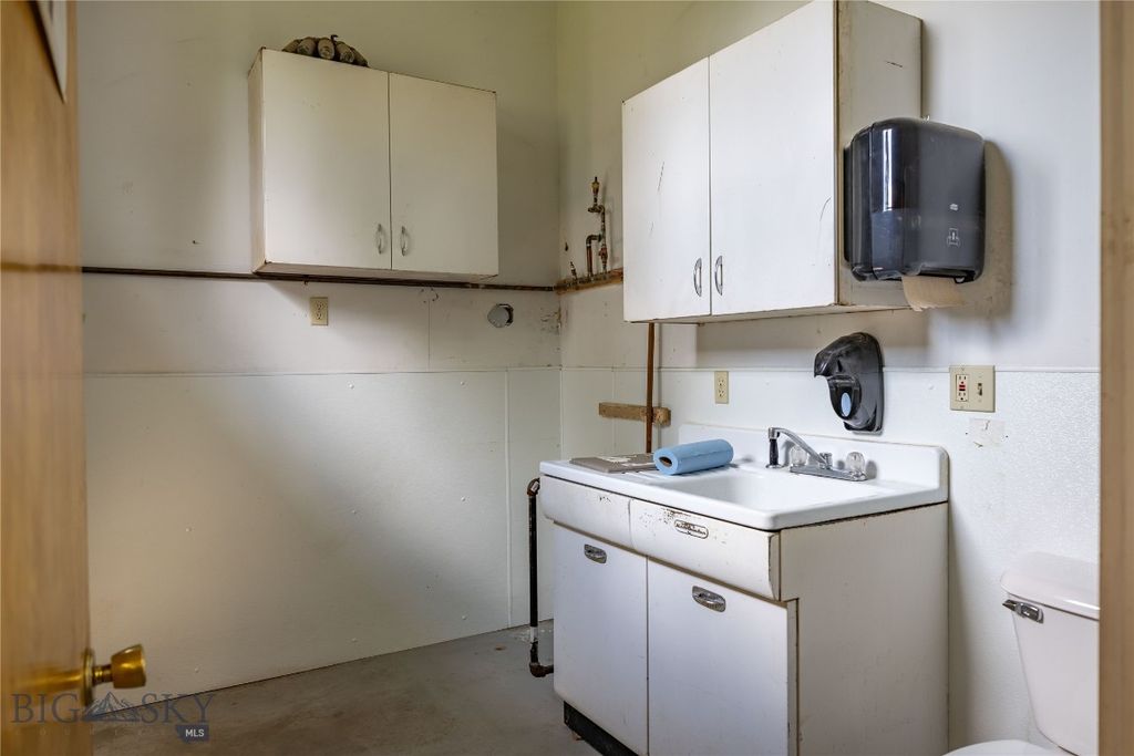 228 Big Timber Loop Rd Highway, Big Timber, MT 59011 photo 44