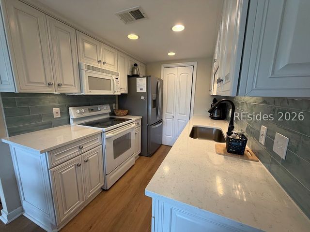 10 S Forest Beach Dr Apt 412, Hilton Head Island, SC 29928