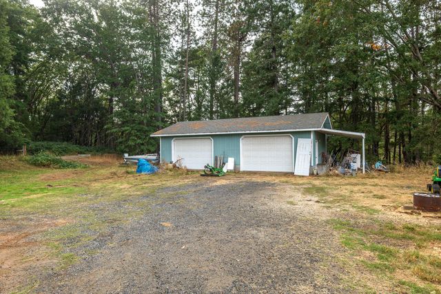 2424 Robinson Road, Grants Pass, OR 97527