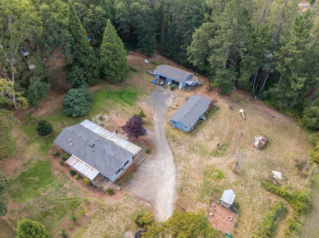 2424 Robinson Road, Grants Pass, OR 97527