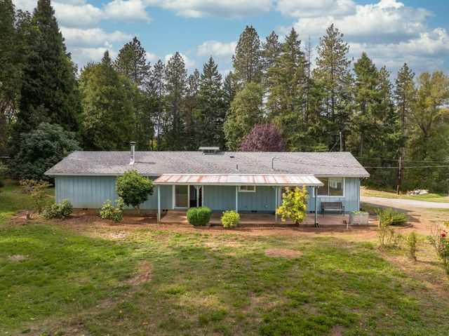 2424 Robinson Road, Grants Pass, OR 97527
