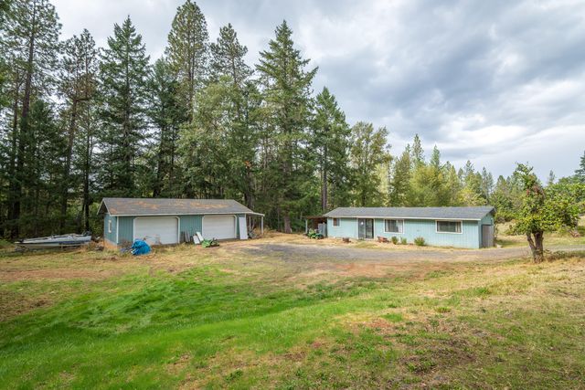 2424 Robinson Road, Grants Pass, OR 97527