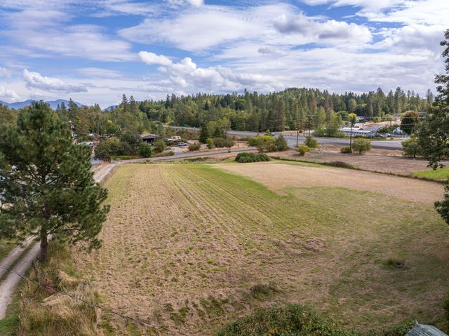 2424 Robinson Road, Grants Pass, OR 97527