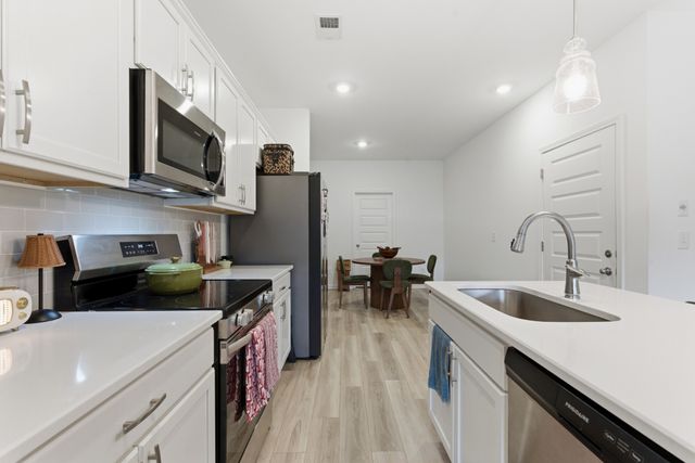 725 Coburg Pvt St, Gallatin, TN 37066